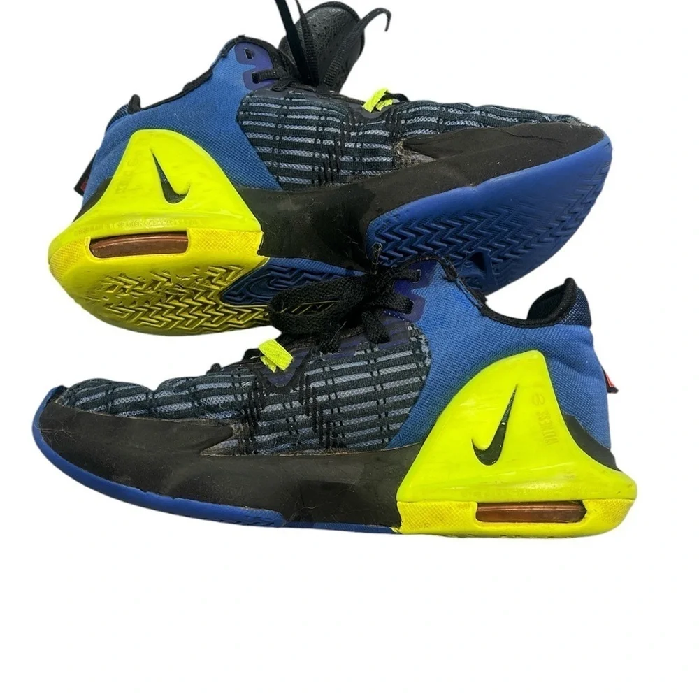 Nike Lebron Witness 6Y Boys Sneakers DD-0423-405